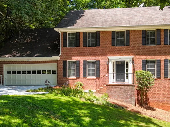 1527 Ridgewood Dr SW, Lilburn, GA 30047