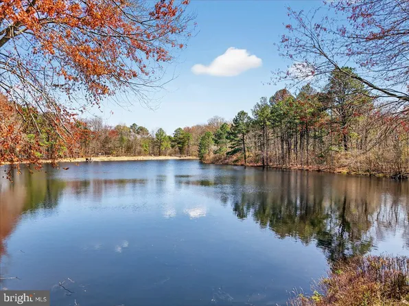 100 Woodlake Dr, Marlton, NJ 08053