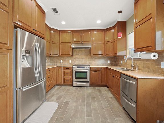 3rd image of 1330 Madewood Dr