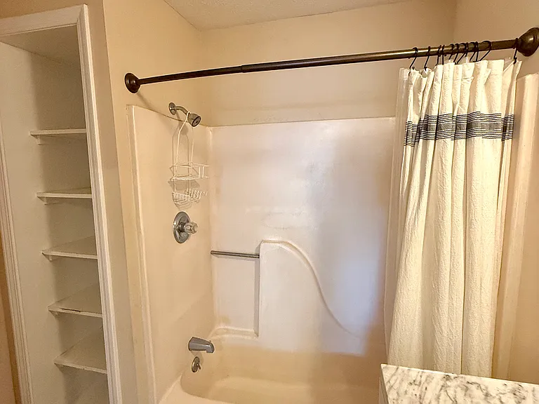920 N Oriental St — Photo 10