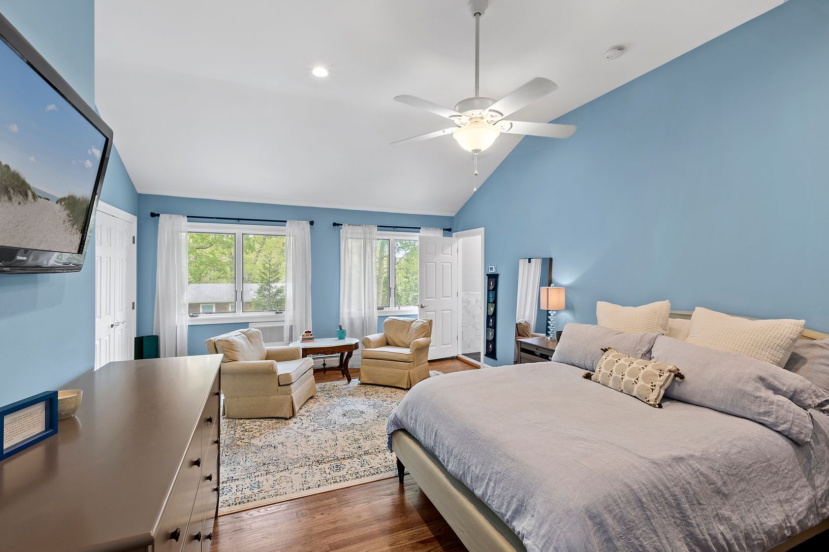 Master Bedroom.