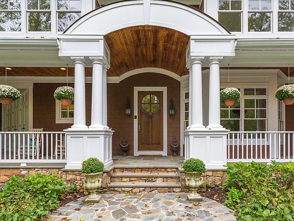 2nd image of 6719 Lucy Ln