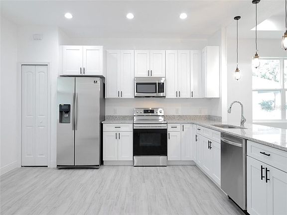 3rd image of 5056 Gypsy Ln