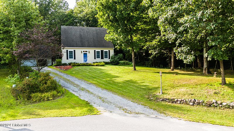 2nd image of 7 Pineview Drive