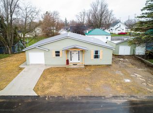 318 S 4th St, Carson City, MI 48811