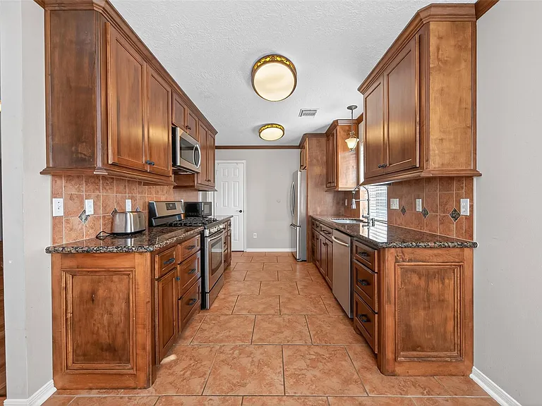3719 Apple Hollow Ln — Photo 9