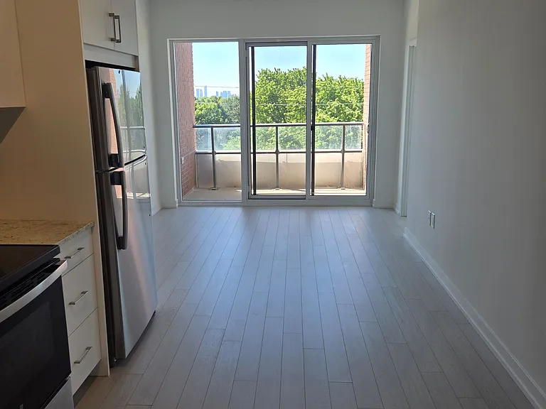 4010 Eglinton Ave W #422 — Photo 15