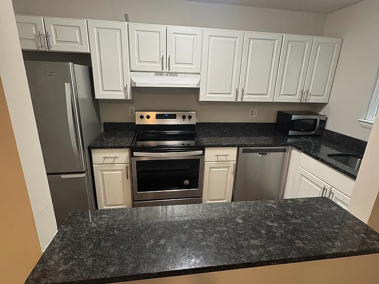 19 Somers St #8 — Photo 12
