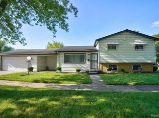 1817 Kent St, Flint, MI 48503