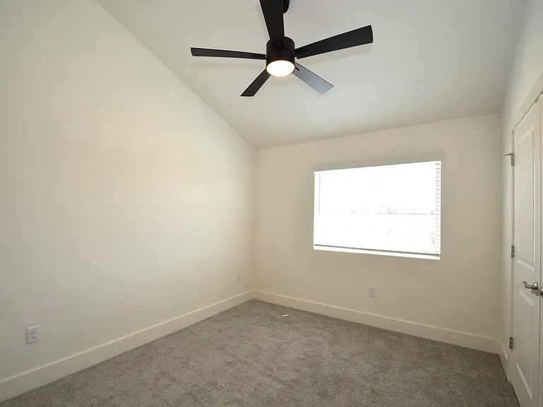 460 Amethyst Rd — Photo 17