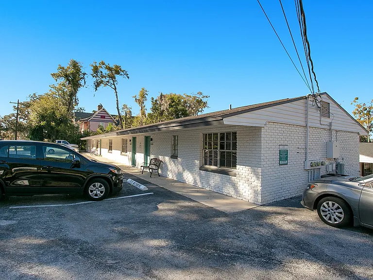815 E Fort King St — Photo 8