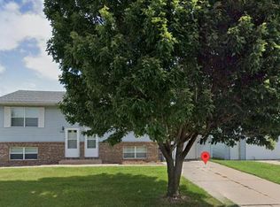 2911 S Locust Ave, Holmen, WI 54636