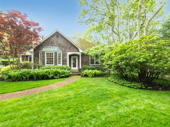 23 Shorewood Dr, East Hampton, NY 11937