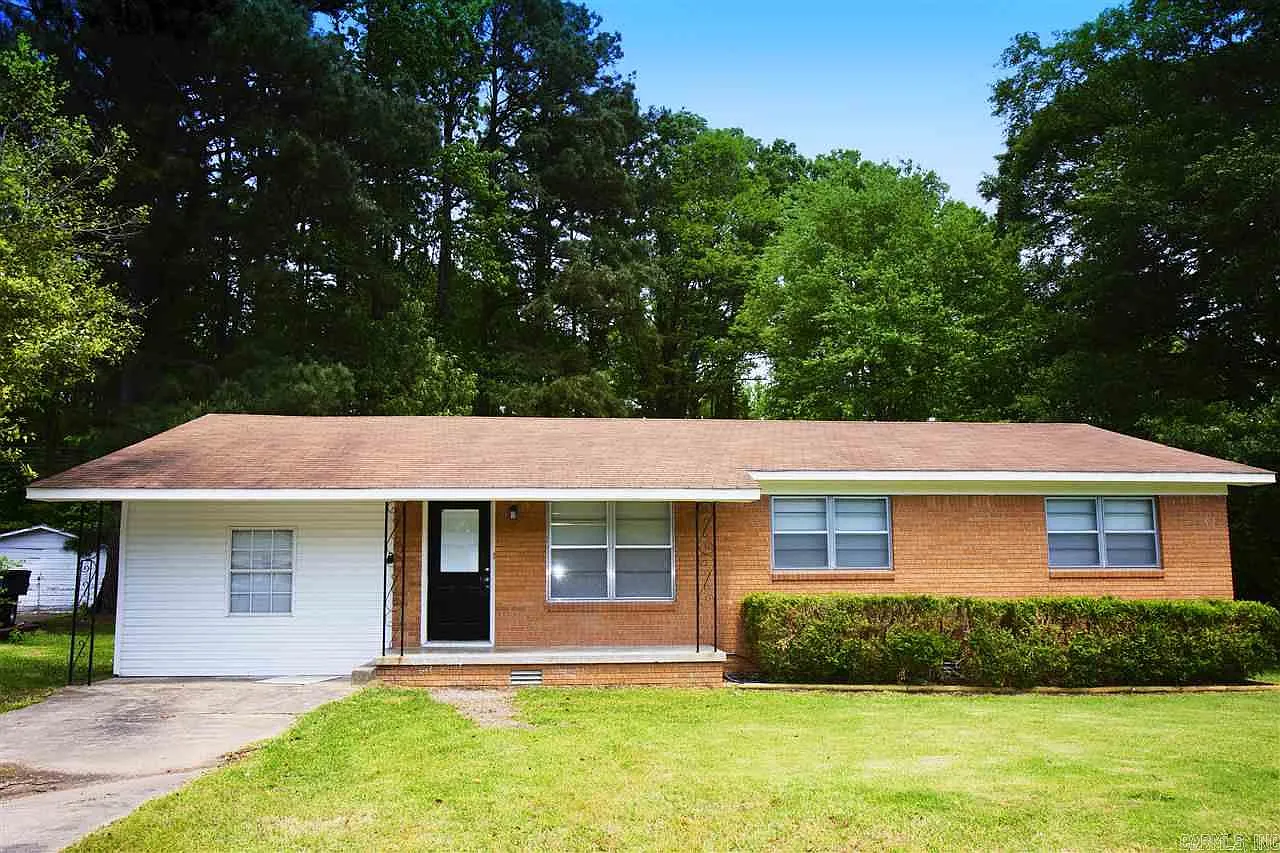 3 bed, 1.5 bath, 1431 sqft, $1,175 — Photo 1