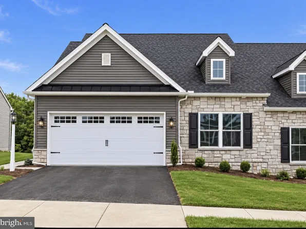 112 Pilgrim Dr, Lancaster, PA 17603