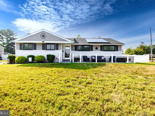 120 N Garden Blvd, Edgewater Park, NJ 08010