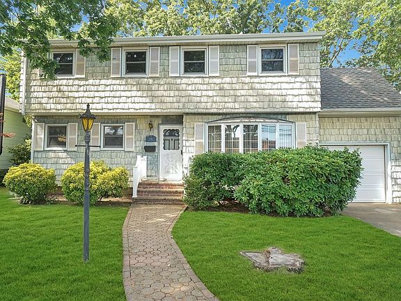 2nd image of 231 Spruce St
