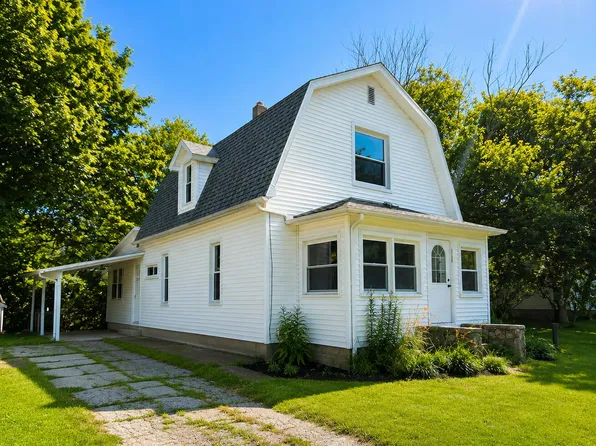 312 W 7th St, Munith, MI 49259