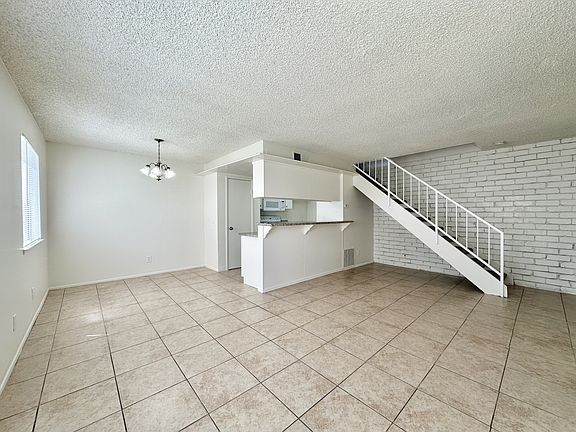 3rd image of 1320 Primrose St #2-1