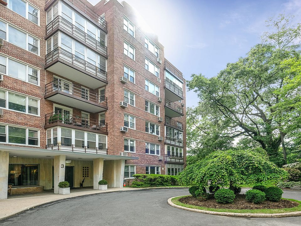 1st image of 3 Washington Sq APT 6G