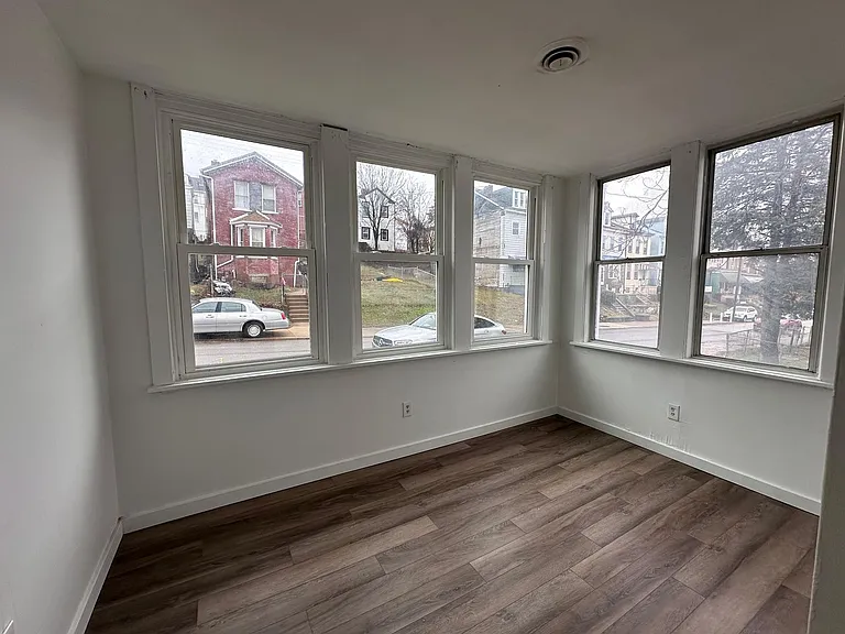 132 Charles St — Photo 11