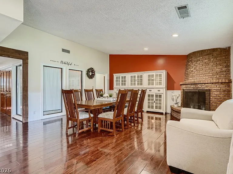 5945 N El Capitan Way — Photo 15
