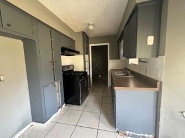 7502 Canary Cir, Texas City, TX 77591