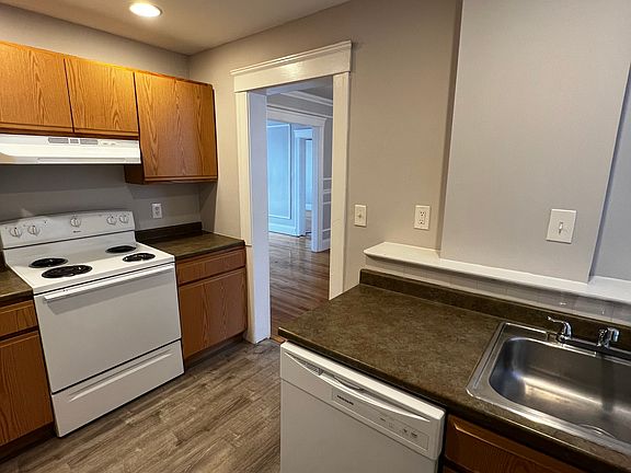 4th image of 7 Harvard St