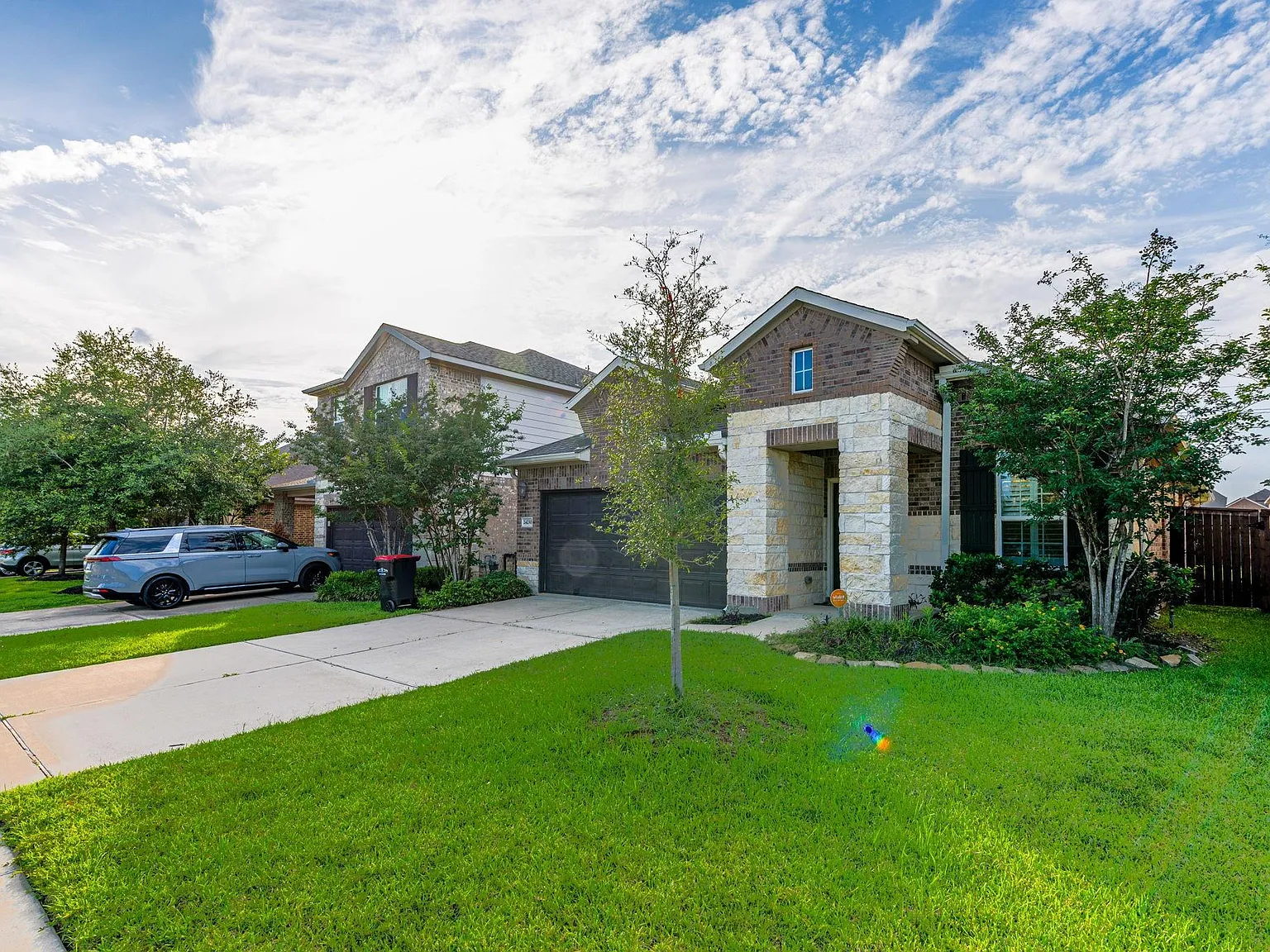 3 bed, 2.0 bath, 1757 sqft, $2,150 — Photo 2
