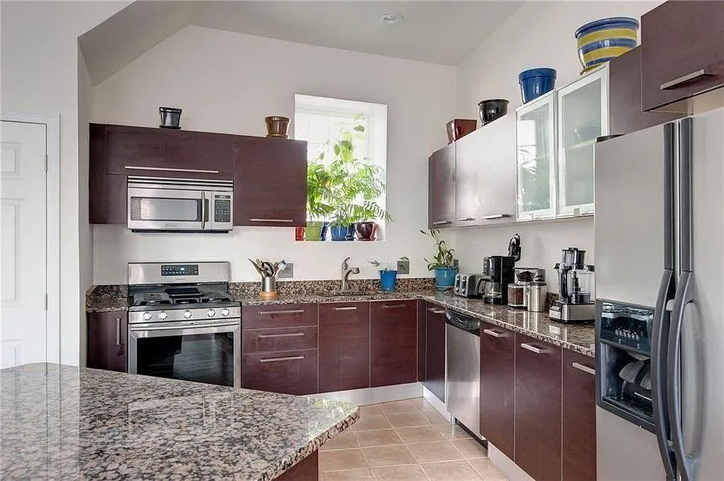 2 bed, 1186 sqft, $2,900 — Photo 3