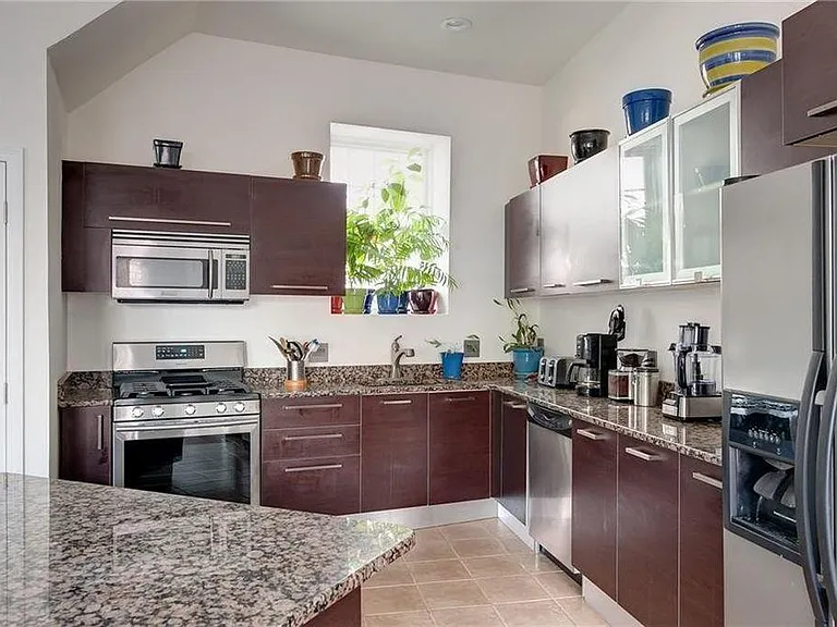 4 Weeden St #1 — Photo 3