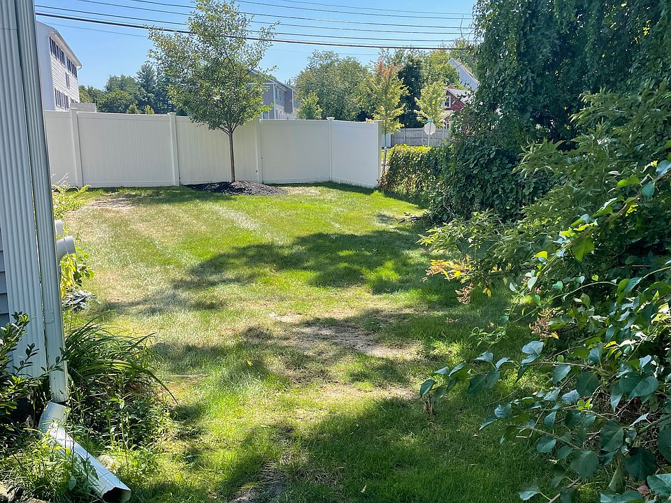 17 South Ave Derry NH Zillow