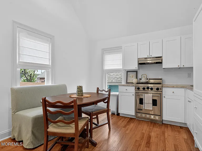 142 Heck Ave — Photo 32