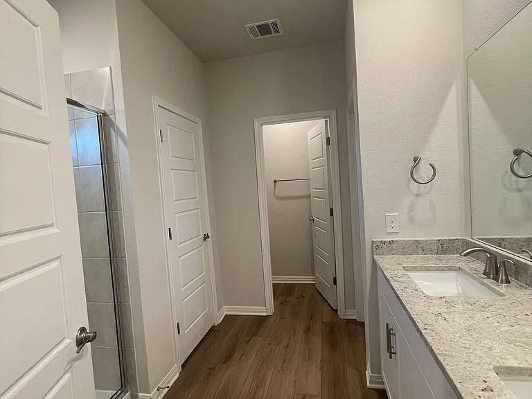 17604 Pepperwood Cv — Photo 6