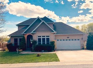 33 Halyn Ln, Arden, NC 28704