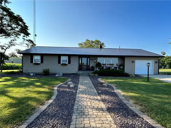 8706 State Highway 16, Paris, IL 61944