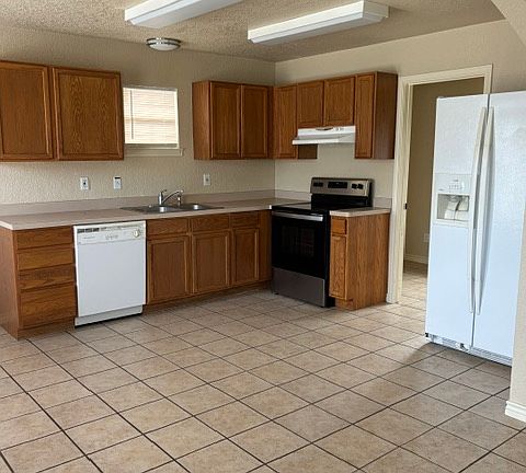 3rd image of 5455 Starfire St