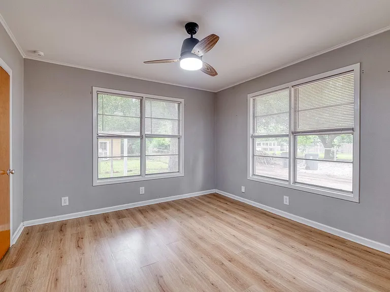 707 N Main St — Photo 5