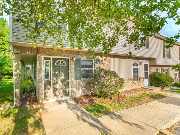 740 E Sherwood Hills Dr, Bloomington, IN 47401
