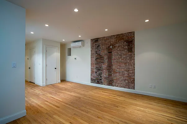 Rented by Cast Iron Real Estate | media 23