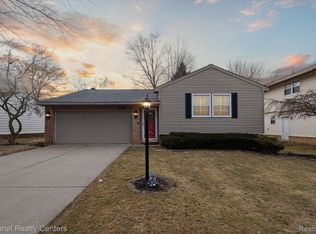 24339 Pinecrest St, Novi, MI 48375