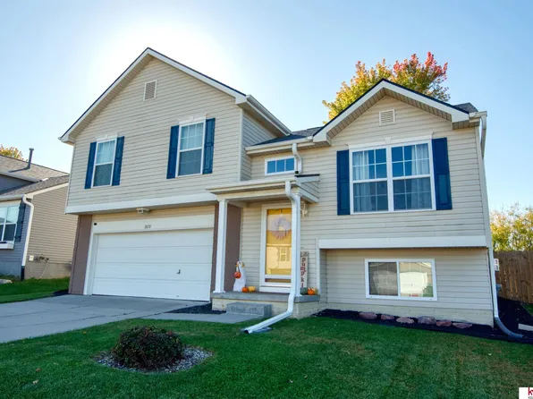 11011 Potter St, Omaha, NE 68142