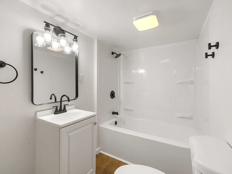 Bathroom 2 (basement)