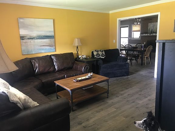 2nd image of 1407 Hillcrest Dr