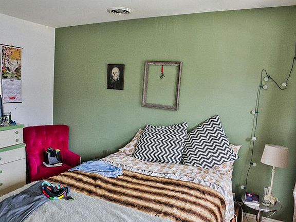 4th image of 2421 N Weil St #2