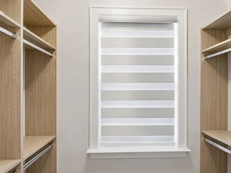 Bedroom 4 Closet