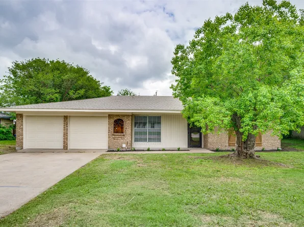 1205 S Benton St, Corsicana, TX 75110