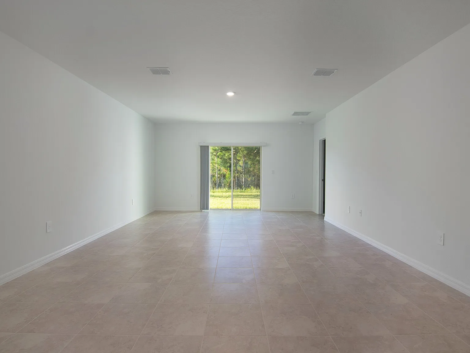 3 bed, 1453 sqft, $2,100 — Photo 4