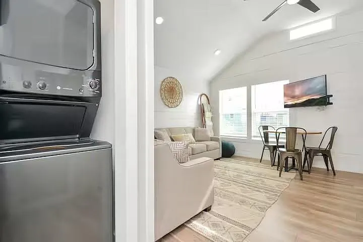 5324 Avenue L — Photo 25