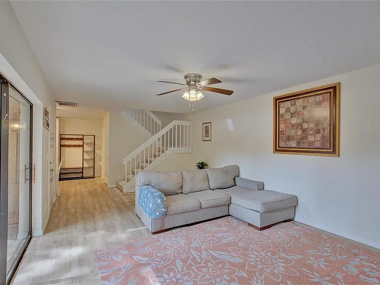 2612 2nd Ct — Photo 7